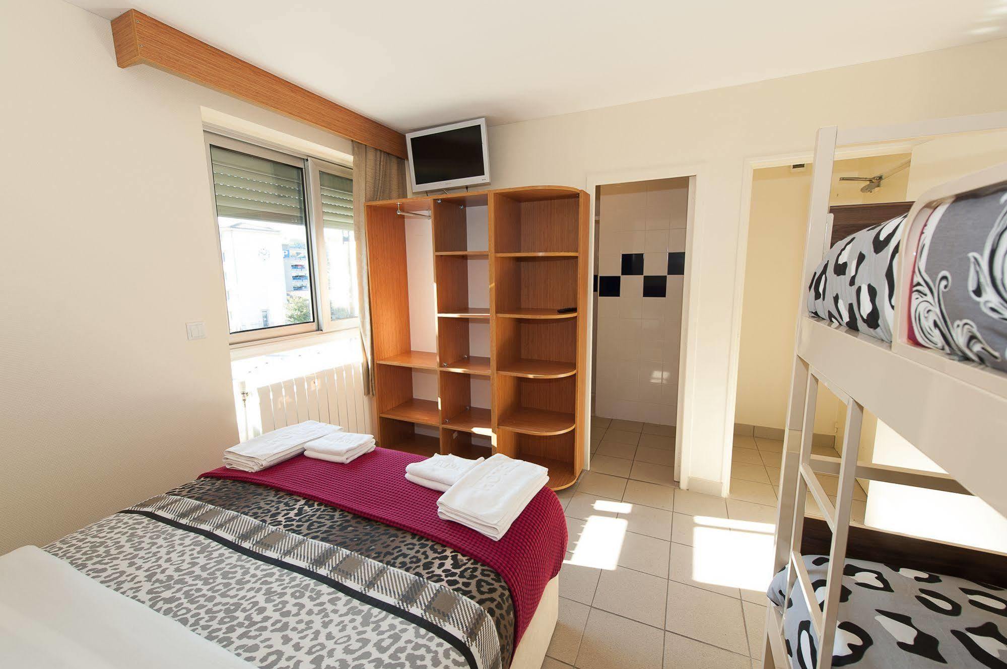 Helios Hotel Poitiers Eksteriør bilde