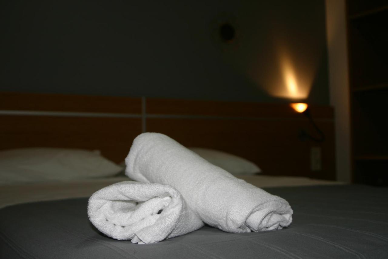 Helios Hotel Poitiers Eksteriør bilde