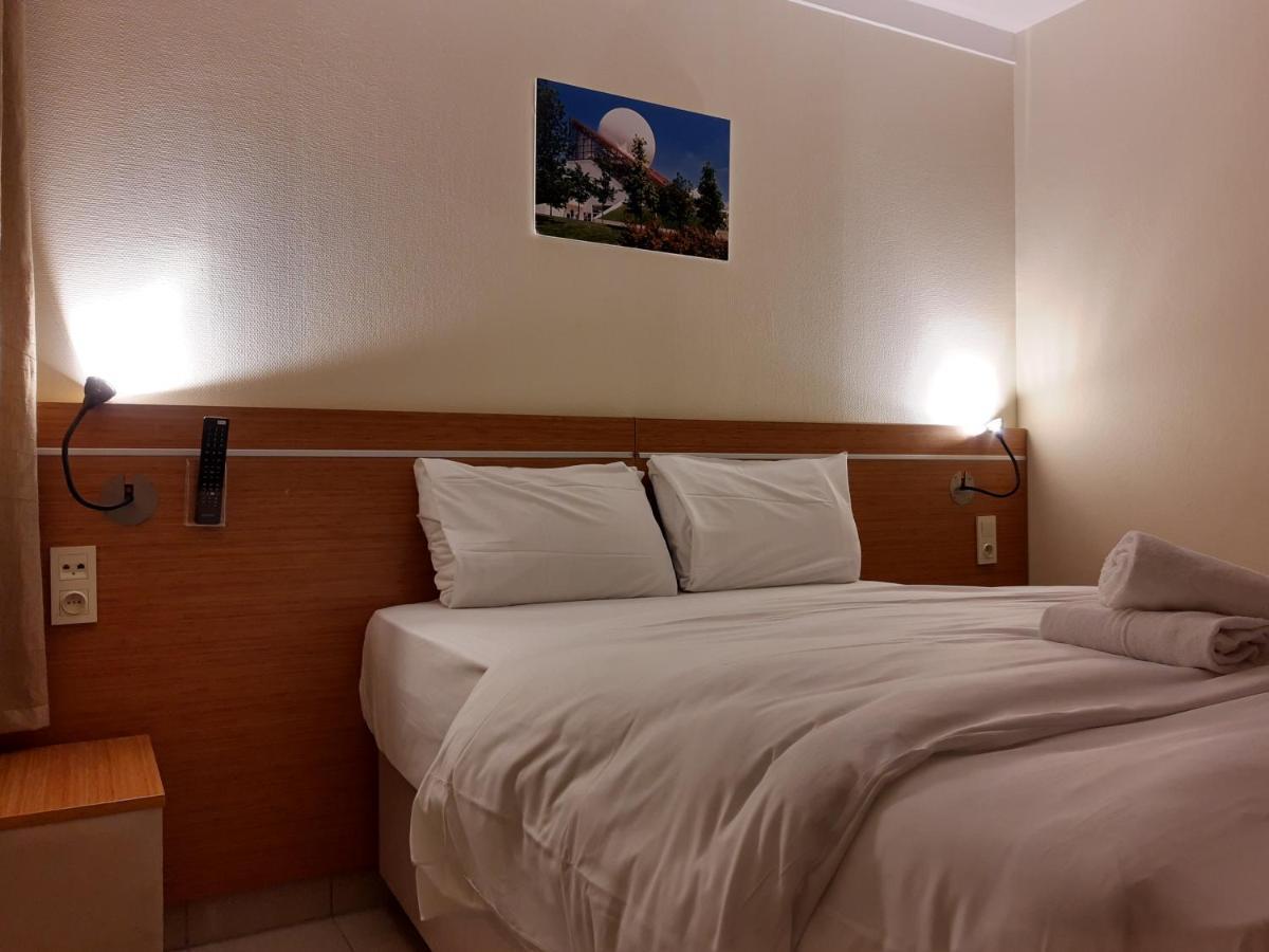 Helios Hotel Poitiers Eksteriør bilde