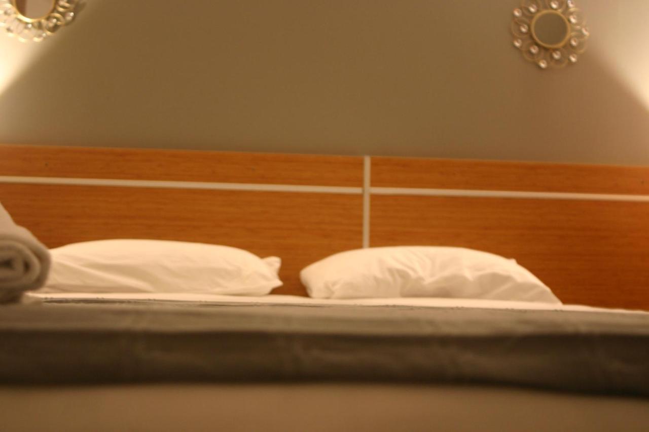 Helios Hotel Poitiers Eksteriør bilde